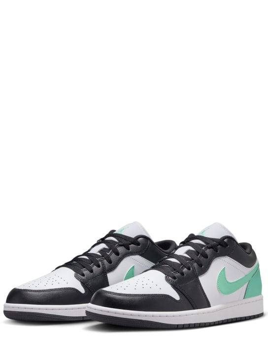 Nike: Sneakers "Air Jordan 1" - Weiß/Schwarz - men_1 | Luisa Via Roma