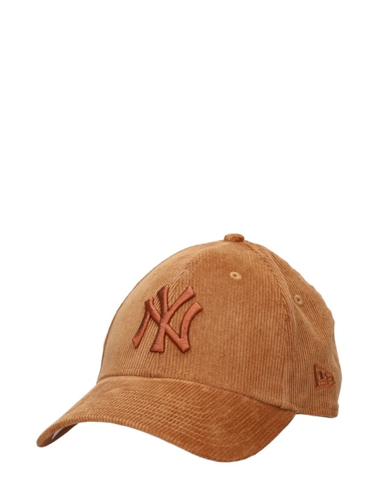 New Era: NY Yankees 9Forty灯芯绒帽子 - 棕色 - men_1 | Luisa Via Roma