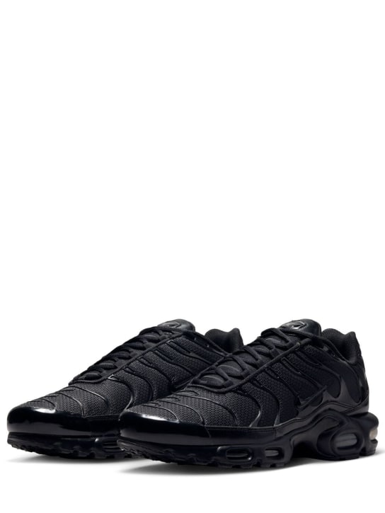 Nike: Air Max Plus sneakers - Black/Black-bla - men_1 | Luisa Via Roma