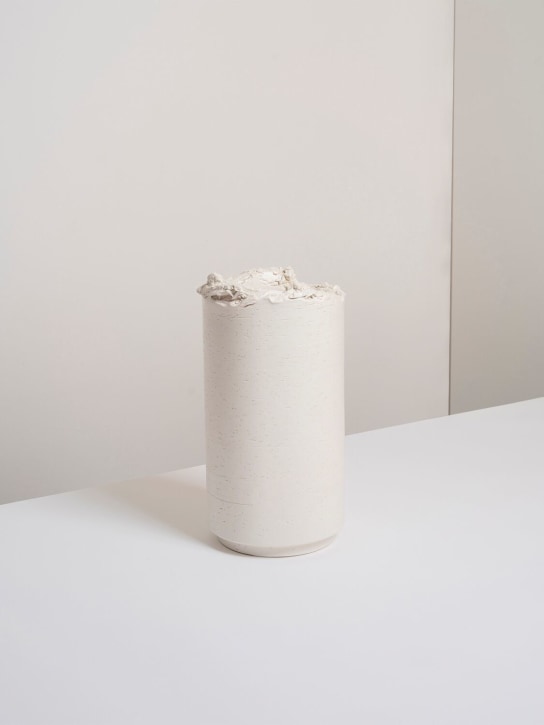 Bitossi Ceramiche: Formafantasma クレイ花瓶 - ホワイト - ecraft_1 | Luisa Via Roma