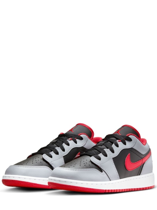 Nike: Air Jordan 1 Low sneakers - Black/Red - kids-girls_1 | Luisa Via Roma