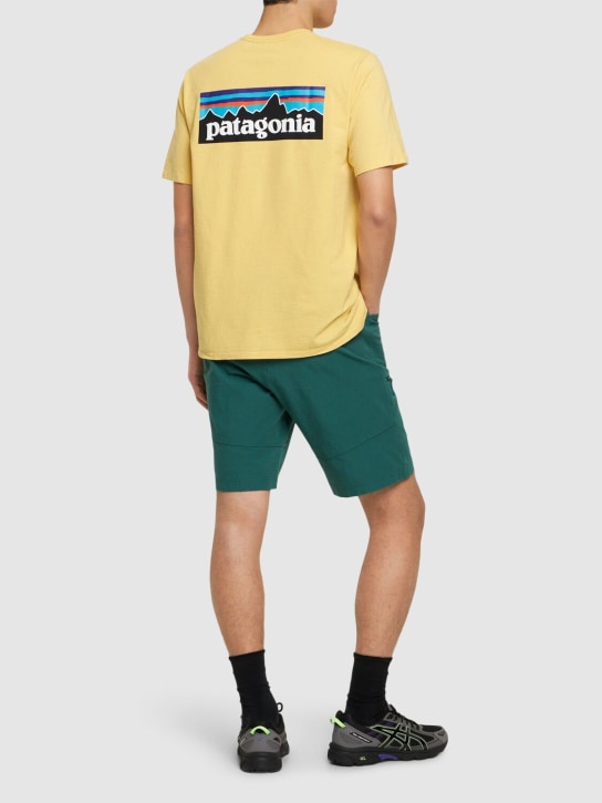 Patagonia: Camiseta de algodón con logo - Milled Yellow - men_1 | Luisa Via Roma