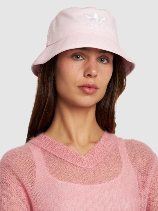 adidas Originals: AC 버킷 모자 - 핑크 - women_1 | Luisa Via Roma