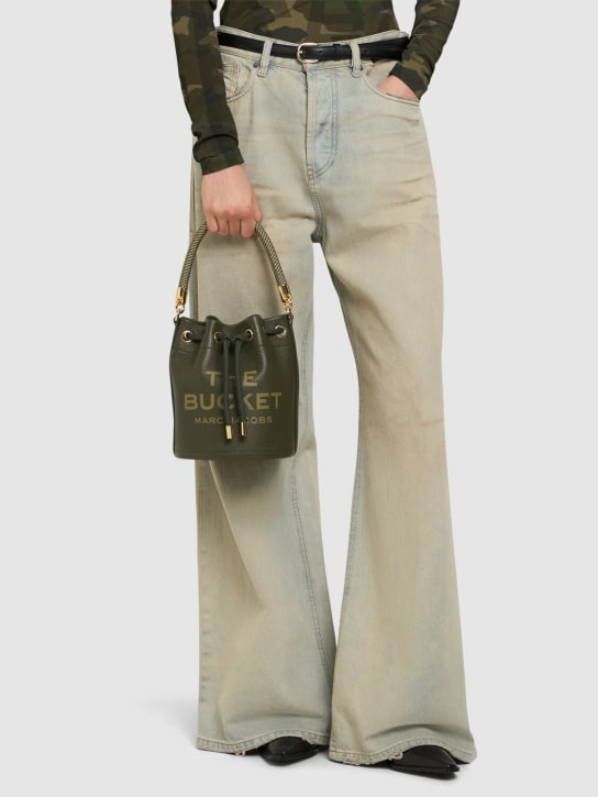 Marc Jacobs: The Bucket leather bag - Asker Yeşili - women_1 | Luisa Via Roma
