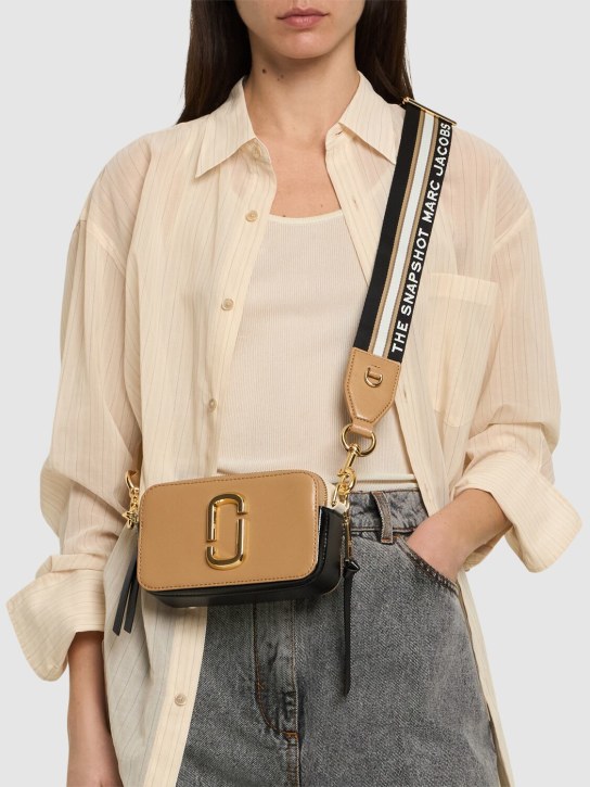 Marc Jacobs: The Snapshot leather shoulder bag - Camel Multi - women_1 | Luisa Via Roma