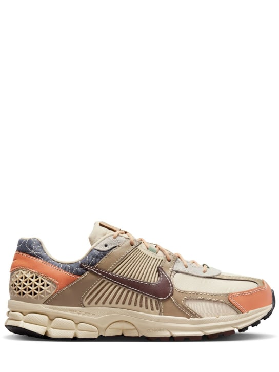 Nike: Sneakers "Zoom Vomero 5" - men_0 | Luisa Via Roma