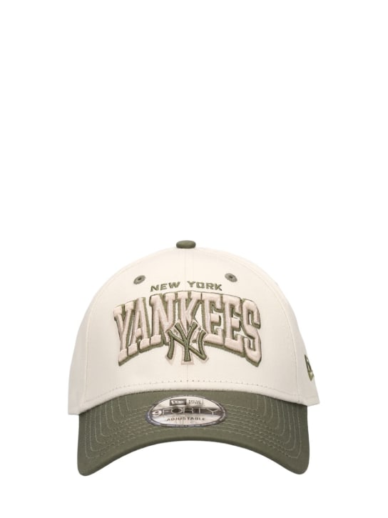 New Era: NY Yankees White Crown 9Forty帽子 - 米黄色/绿色 - men_0 | Luisa Via Roma