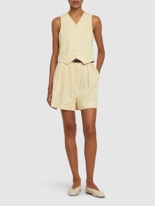 The Andamane: Rina high waist linen blend shorts - Giallo - women_1 | Luisa Via Roma