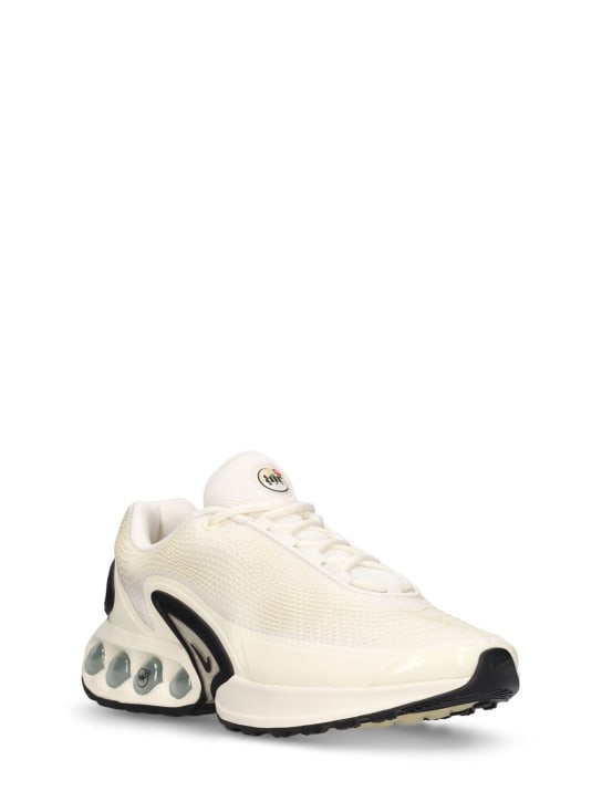 Nike: Air Max DN sneakers - White - men_2 | Luisa Via Roma