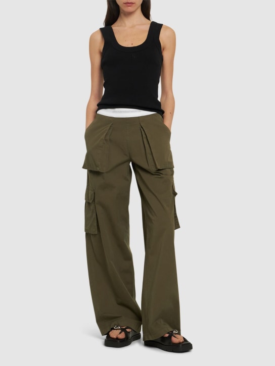 Alexander Wang: Pantalones cargo rectos de algodón - Verde Militar - women_1 | Luisa Via Roma
