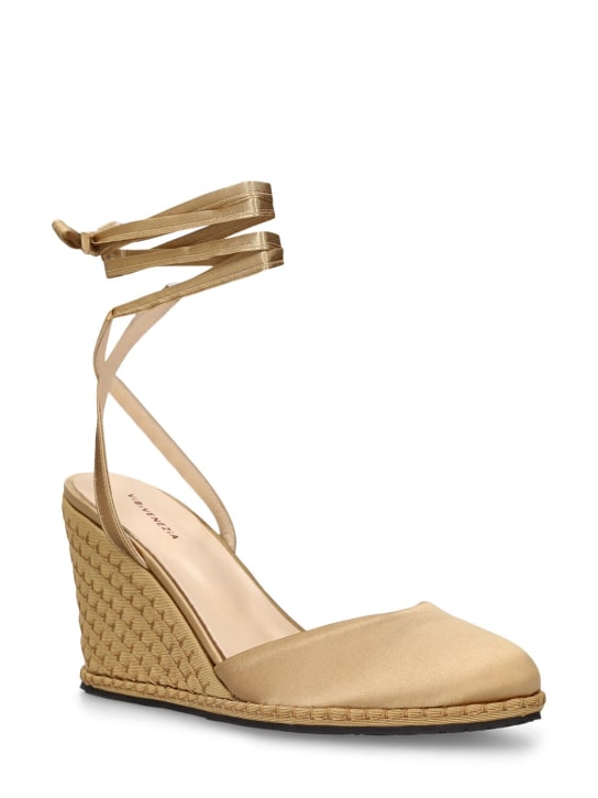 Vibi Venezia: 100mm Mandorla satin wedges - Beige - women_2 | Luisa Via Roma