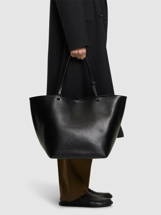 The Row: XL Park vegetable tanned leather tote - Black - men_1 | Luisa Via Roma