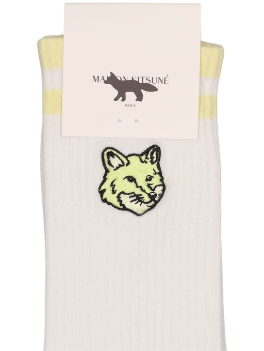 Maison Kitsuné: Sportliche Socken aus Baumwolle mit Fuchskopf - Lemonade - men_1 | Luisa Via Roma