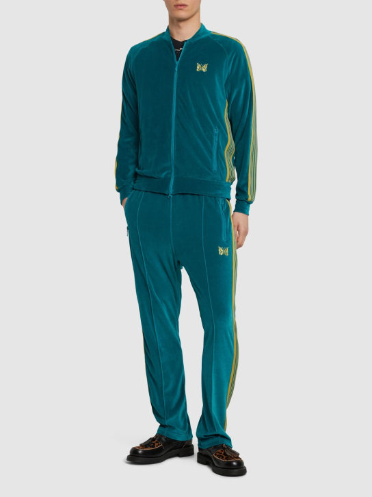 Needles: Pantalones deportivos de terciopelo - A-turquoise - men_1 | Luisa Via Roma