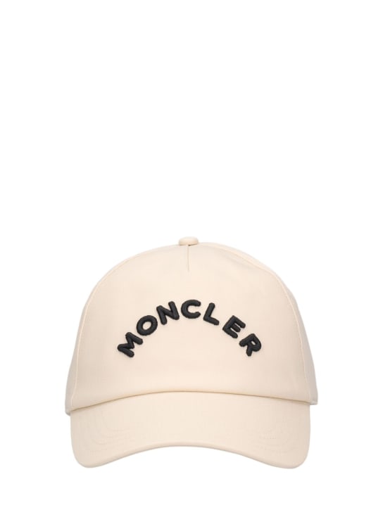 Moncler: Embroidered logo cotton baseball cap - アンティークホワイト - men_0 | Luisa Via Roma