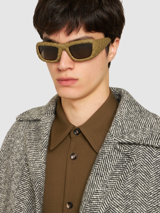 Bottega Veneta: Intrecciato rectangular sunglasses - Yeşil - men_1 | Luisa Via Roma