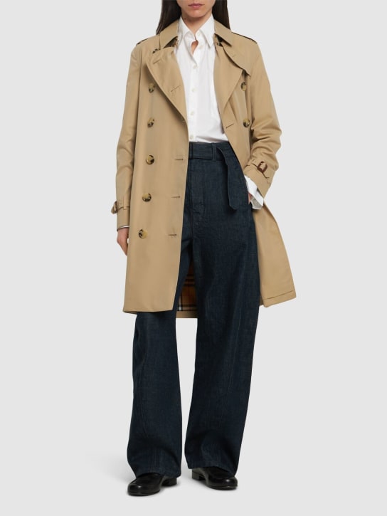 Burberry: Trench-coat mi-long en toile Kensington - Beige - women_1 | Luisa Via Roma