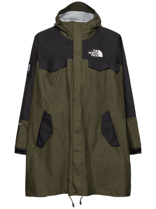 The North Face: Soukuu packable fishtail shell parka - Forest/Black - men_0 | Luisa Via Roma