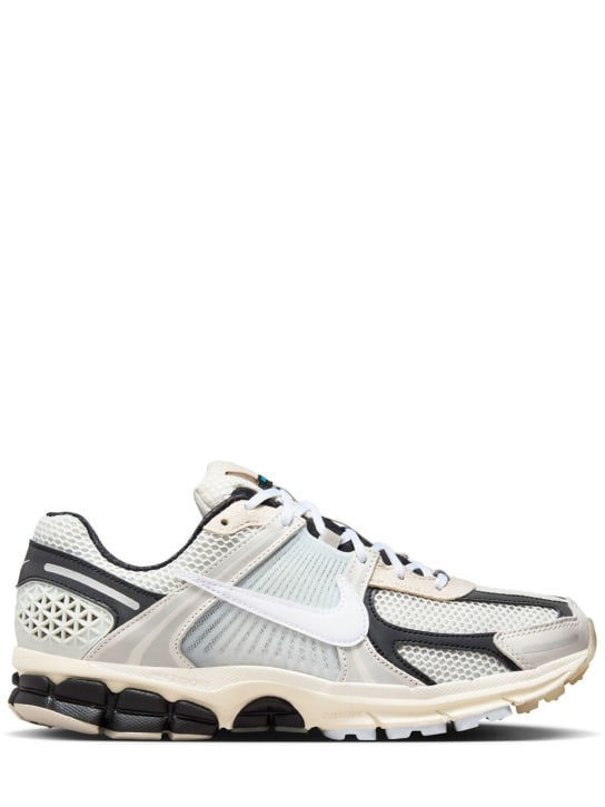 Nike: Sneakers "Zoom Vomero 5 Premium" - men_0 | Luisa Via Roma