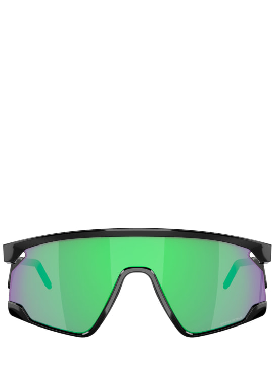 Oakley: BXTR Prizm mask sunglasses - Green/Black - men_0 | Luisa Via Roma