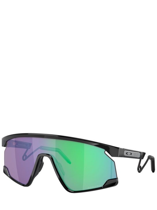 Oakley: BXTR Prizm mask sunglasses - Green/Black - men_1 | Luisa Via Roma