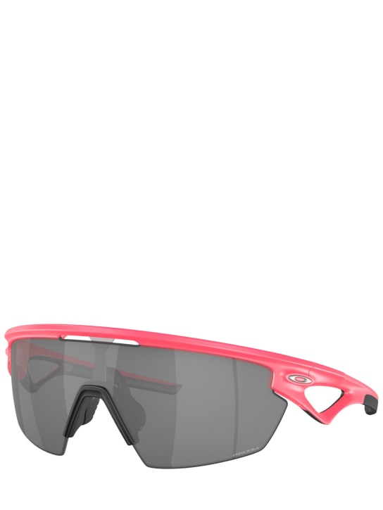 Oakley: Sphaera mask sunglasses - Black/Fuchsia - men_1 | Luisa Via Roma