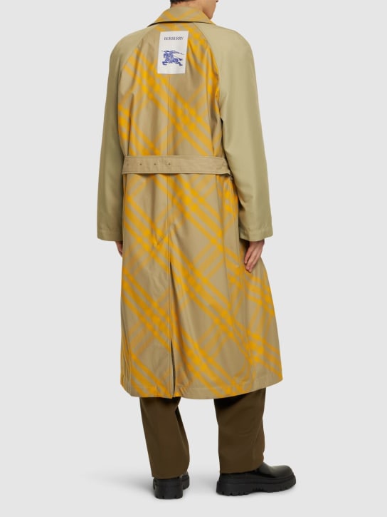 Burberry: Manteau long en coton bicolore à carreaux - Hunter - men_1 | Luisa Via Roma