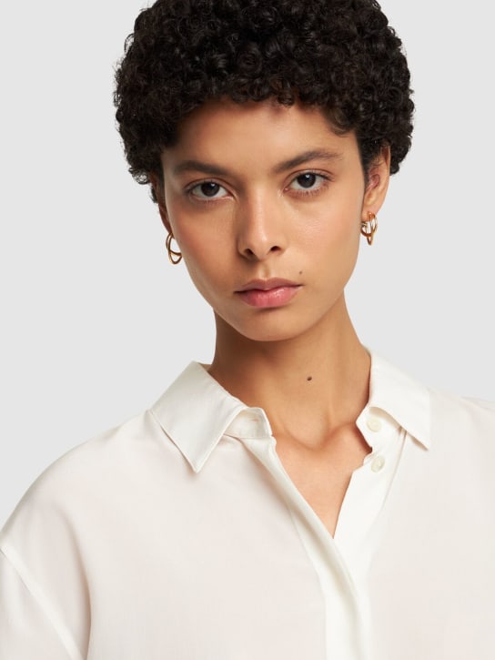 Charlotte Chesnais: Mini Initial vermeil hoop earrings - Gold - women_1 | Luisa Via Roma