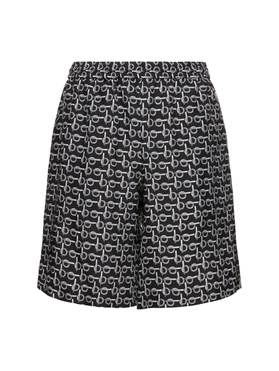 Burberry: Shorts aus Seide mit Druck - Silber/Schwarz - men_0 | Luisa Via Roma