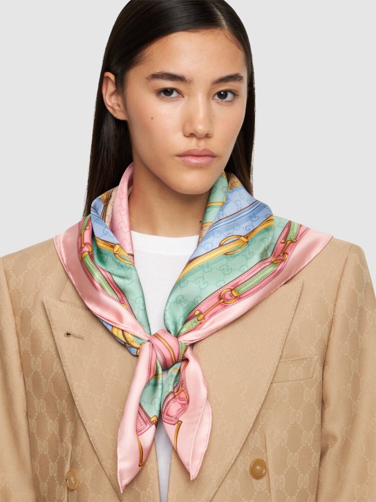Gucci: Pañuelo de seda con estampado - Multicolor - women_1 | Luisa Via Roma