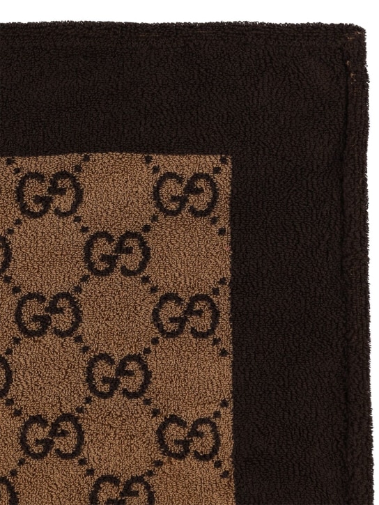 Gucci: Serviette de plage en coton éponge GG - Camel/Marron - men_1 | Luisa Via Roma