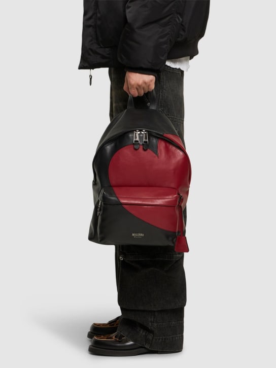 Moschino: Archive Graphics backpack - Siyah/Kırmızı - men_1 | Luisa Via Roma