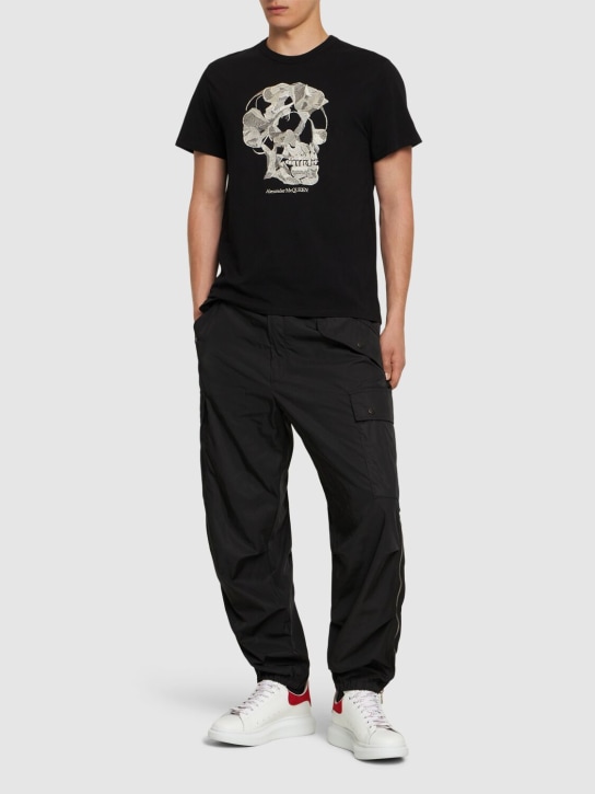 Alexander McQueen: T-shirt en coton imprimé crâne - Noir - men_1 | Luisa Via Roma