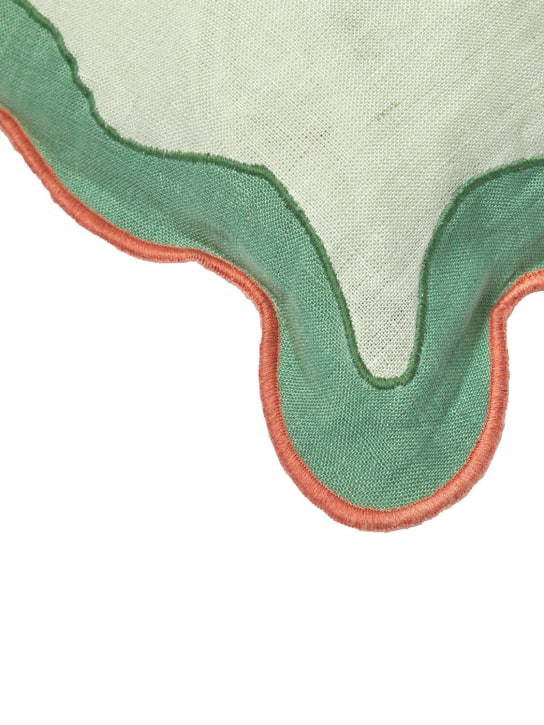 The Conran Shop: Contrast scallop cushion - Yeşil - ecraft_1 | Luisa Via Roma
