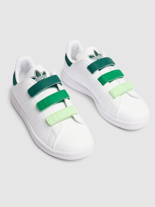 adidas Originals: Stan Smith粘扣运动鞋 - 白色/绿色 - kids-boys_1 | Luisa Via Roma
