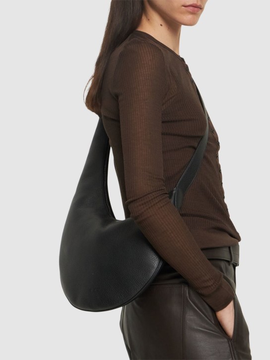 Aesther Ekme: Lune Hobo grained leather shoulder bag - Siyah - women_1 | Luisa Via Roma