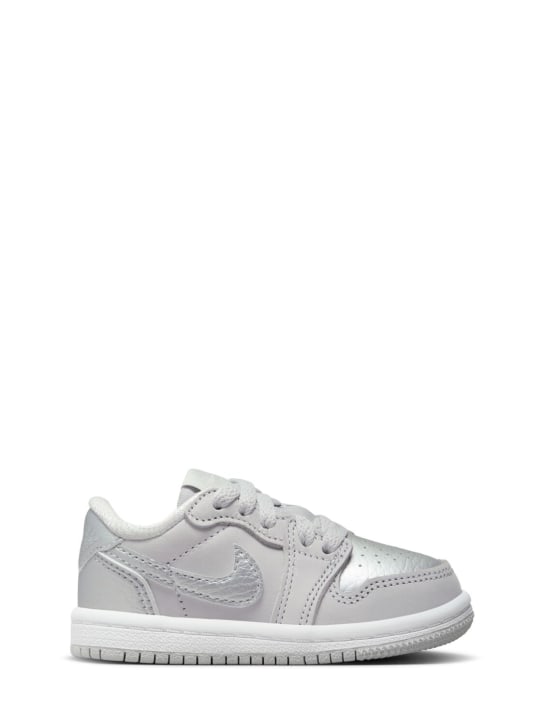 Nike: Jordan 1 Retro Low OG sneakers - Grey/Silver - kids-girls_0 | Luisa Via Roma