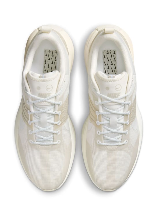 Nike: Lunar Roam sneakers - Summit White/Su - men_2 | Luisa Via Roma