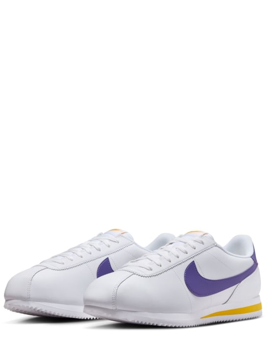 Nike: Sneakers "Cortez" - White/Varsity P - men_1 | Luisa Via Roma