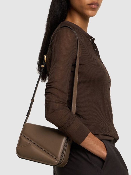 Wandler: Medium Oscar Trunk leather shoulder bag - Fil - women_1 | Luisa Via Roma