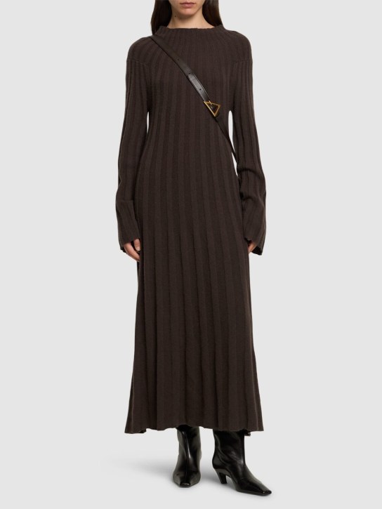 Loulou Studio: Robe mi-longue en maille de laine Irma - Marron - women_1 | Luisa Via Roma