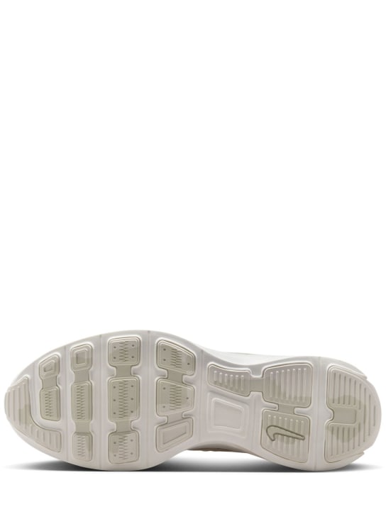 Nike: Lunar Roam sneakers - White - men_4 | Luisa Via Roma
