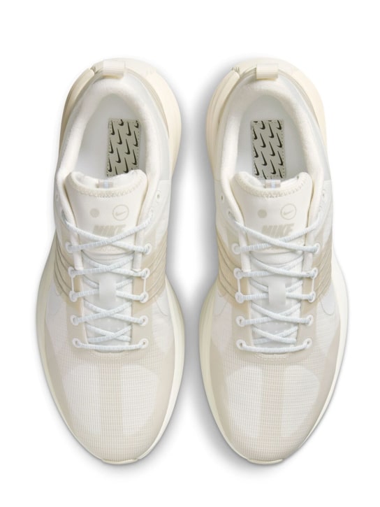 Nike: Lunar Roam sneakers - White - men_2 | Luisa Via Roma