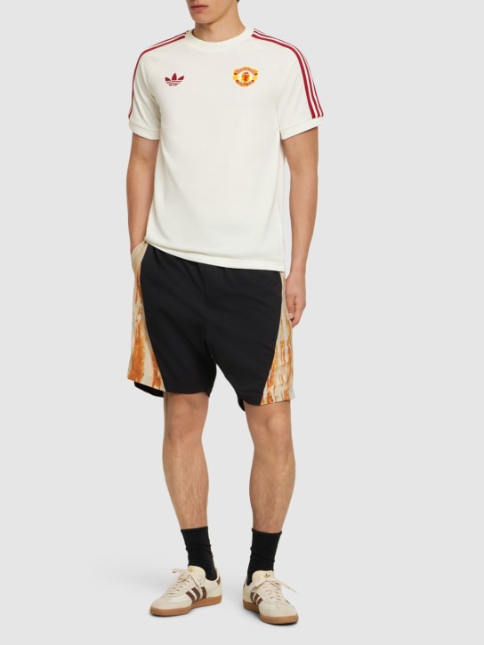 adidas Originals: Manchester United Classics t-shirt - men_1 | Luisa Via Roma