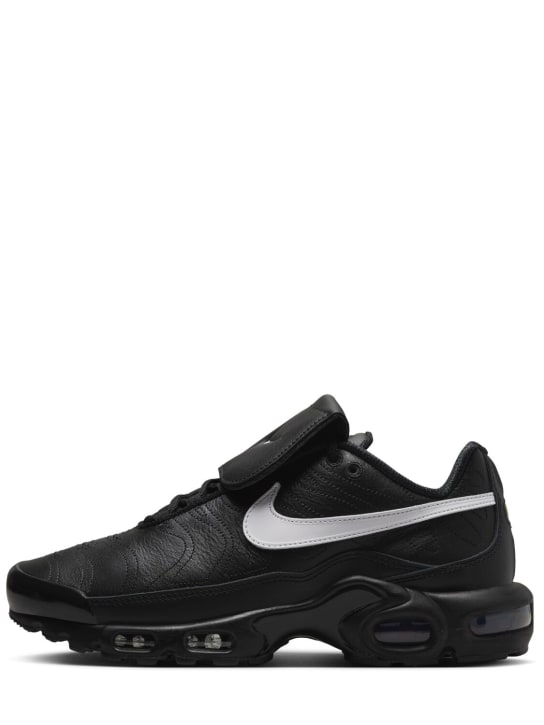 Nike: Air Max Plus Tiempo sneakers - Black/White - women_0 | Luisa Via Roma