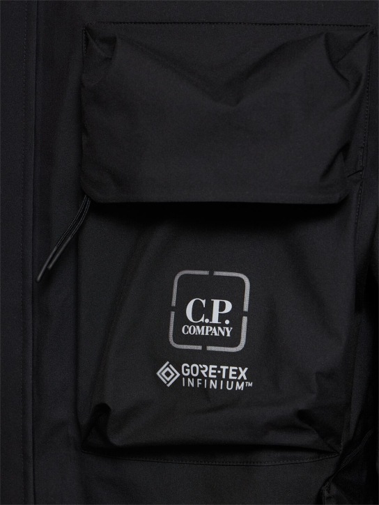 C.P. Company: Metropolis Series GoreTex Utility jacket - men_3 | Luisa Via Roma