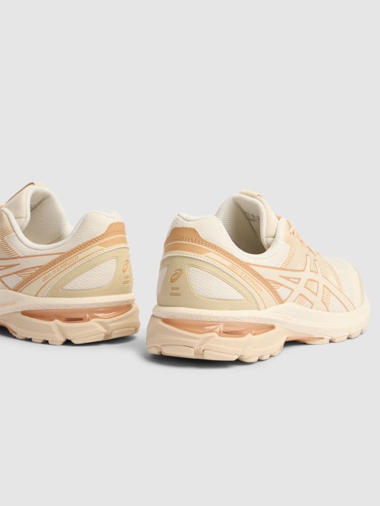 Asics: Gel-Terrain运动鞋 - Birch/Birch - women_4 | Luisa Via Roma