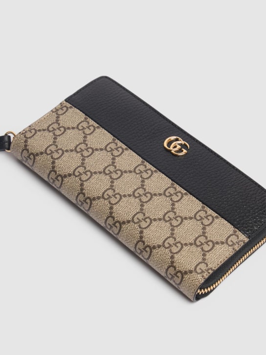 Gucci: GG Marmont环绕拉链钱包 - 米黄色/黑色 - women_1 | Luisa Via Roma
