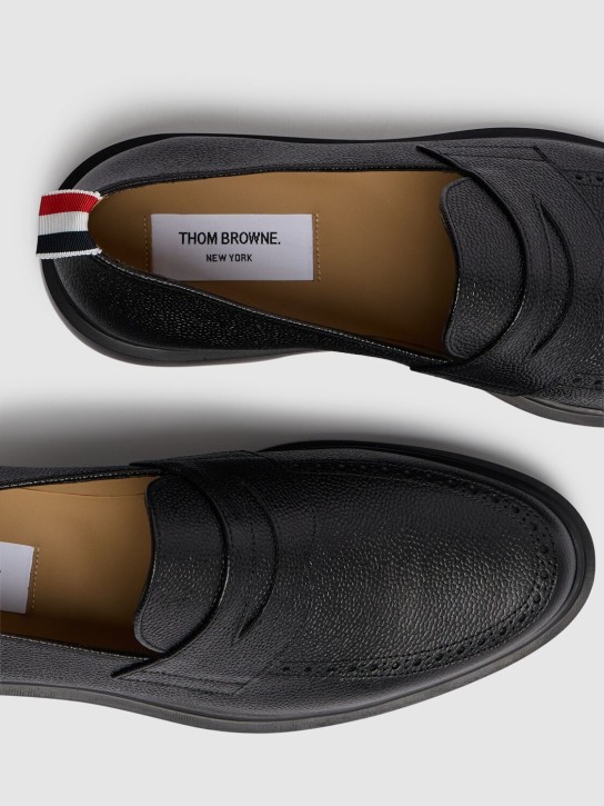 Thom Browne: Pebble grained leather loafers - Black - men_4 | Luisa Via Roma