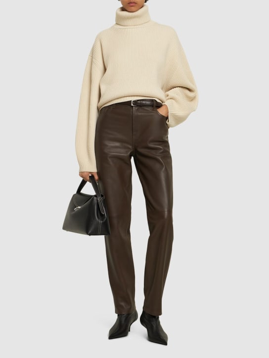 Toteme: Five -Pocket レザーパンツ - women_1 | Luisa Via Roma